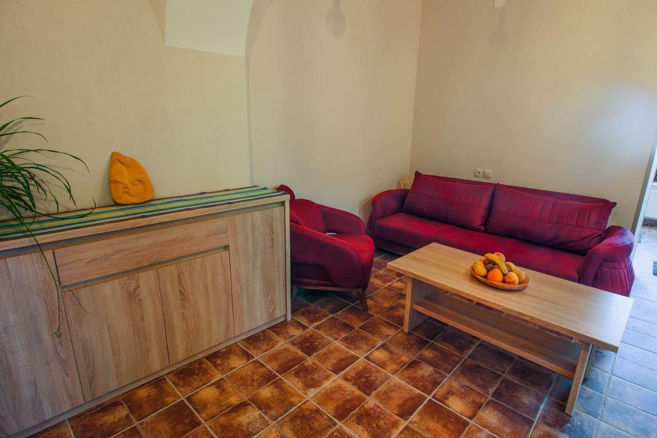 Hotel Luca Lili Sighnaghi Zewnętrze zdjęcie